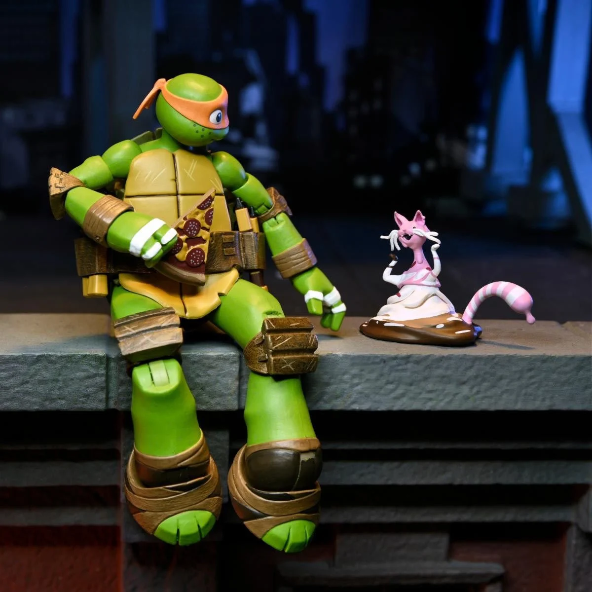 TMNT (2012 Cartoon) Ultimate Michelangelo & Ice Cream Kitty Stand - Image 3